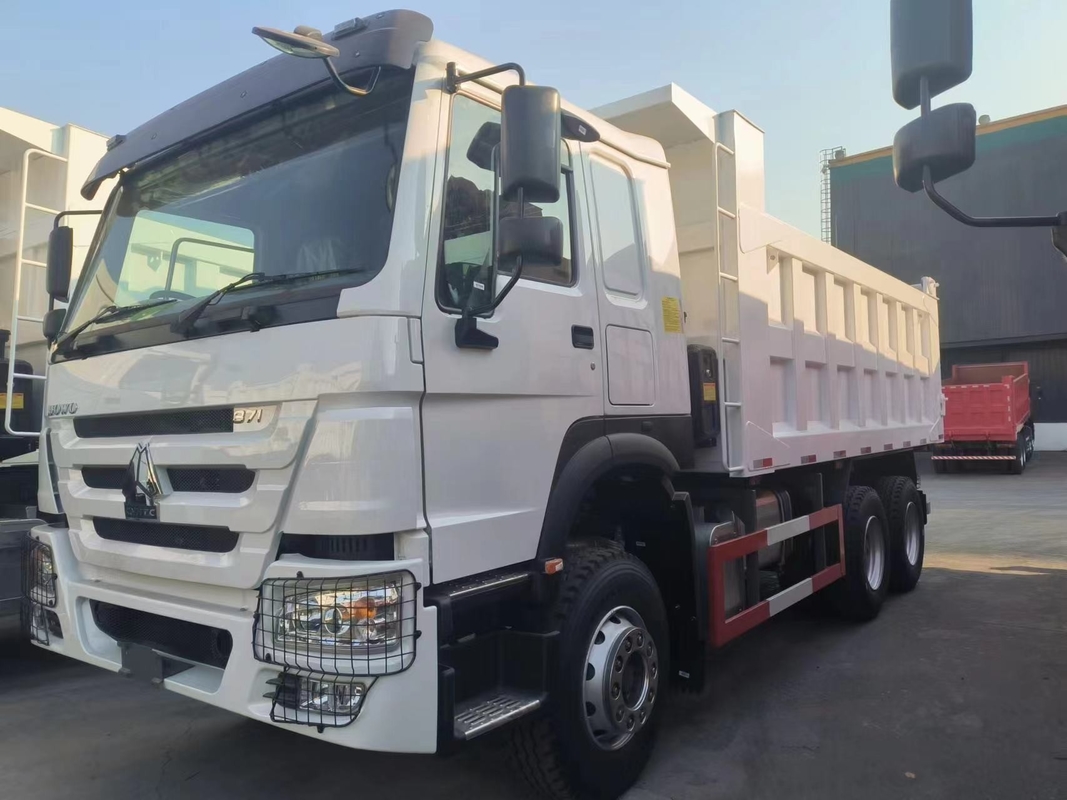شاحنة نقالة جديدة للبيع سينوتروك هوو 371hp 6 * 4 وضع القيادة 2025 سنة Rhd شاحنات القمامة الثقيلة