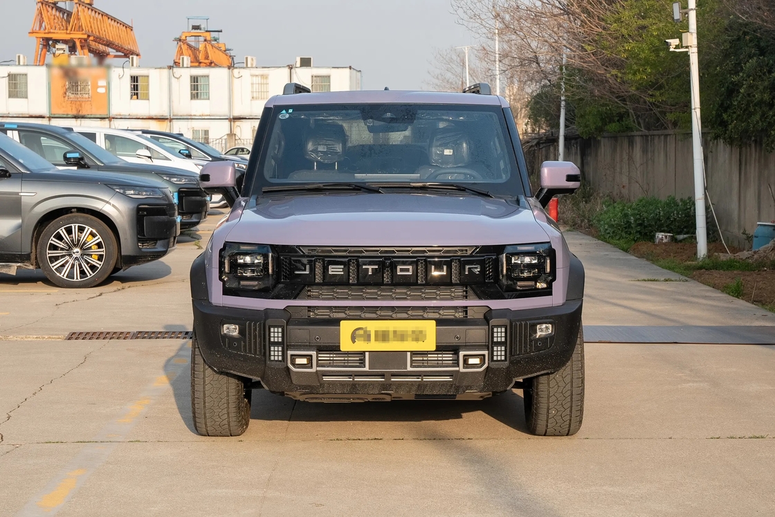 شيري جيتور ترافيلر 2.0td Awd SUV مدمجة بأسعار معقولة 2025 مع سيارة SUV مدمجة فاخرة تعمل بالبنزين من الصين