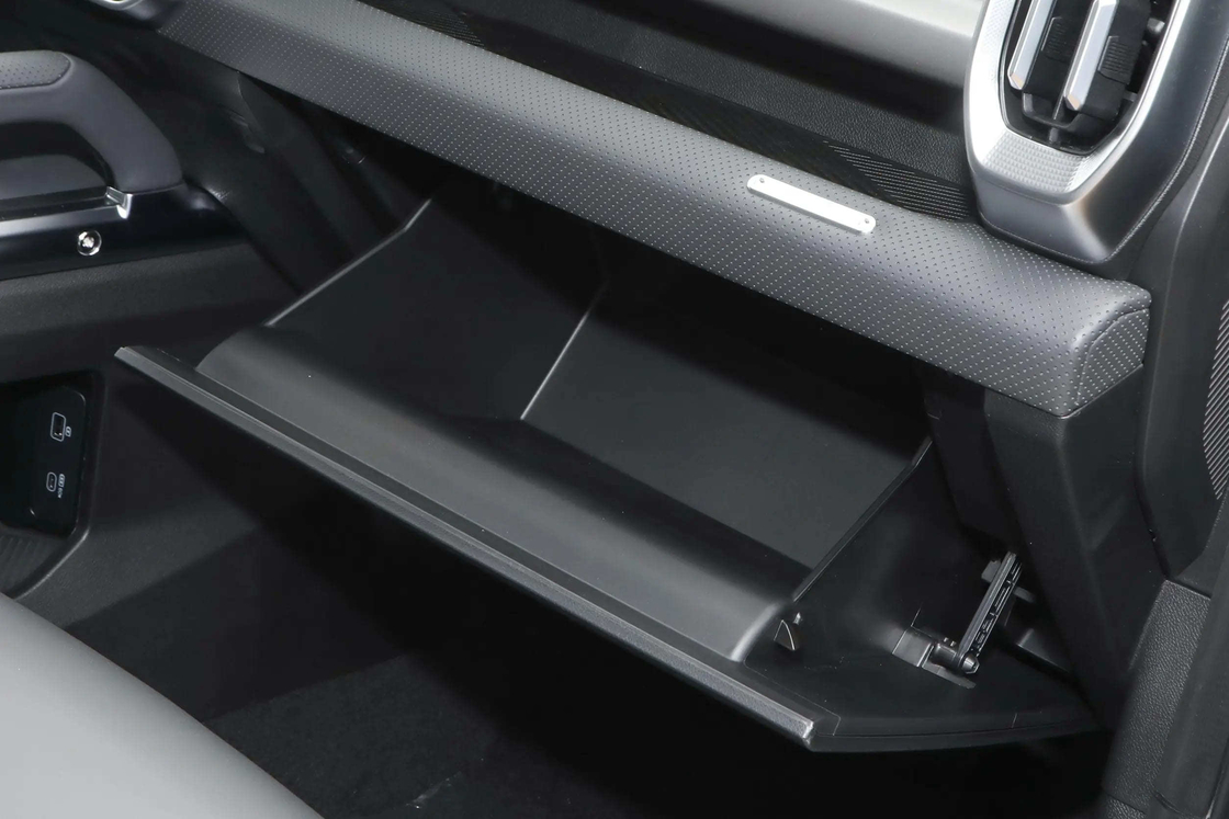 شيري جيتور ترافيلر 2.0td بنزين دفع رباعي جديد سيارة دفع رباعي صينية للطرق الوعرة قيادة يمنى متوفرة