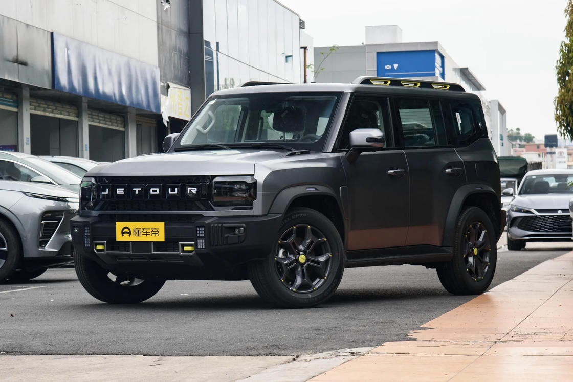 شيري جيتور ترافيلر 2.0td بنزين دفع رباعي جديد سيارة دفع رباعي صينية للطرق الوعرة قيادة يمنى متوفرة