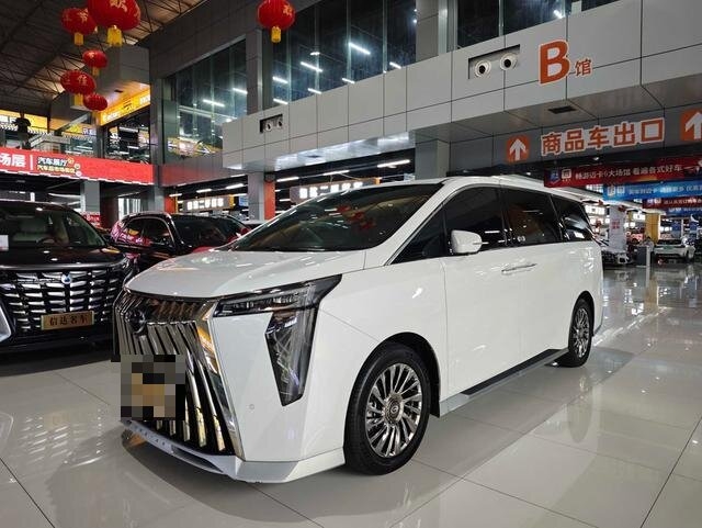 تطبيق معقول من طراز ترامشي M8 2023 Grandmaster Series 2.0TGDI Ultimate Edition للبيع