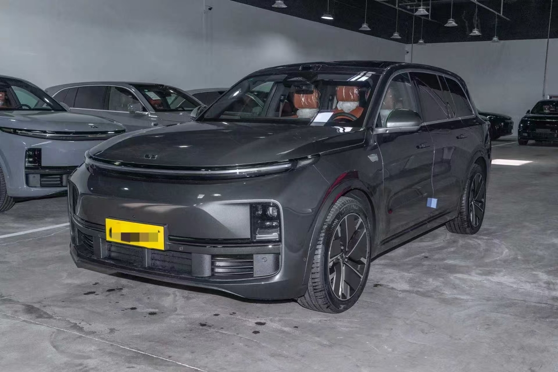 Li9 الجديد للتصدير مثالية 2025 العام النقل الشخصي الكهربائي والبنزيني الهجين منخفض الأميال