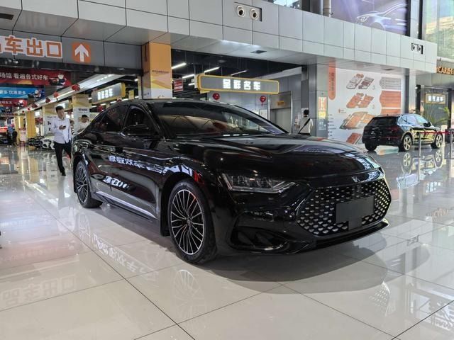 بي واي دي هان دي إم 2024 دي إم-آي هونر إصدار 121 كم إصدار بريميوم إصدار عائلة سيارات الألياف ذاتية القيمة وموثوق بها للاستيراد