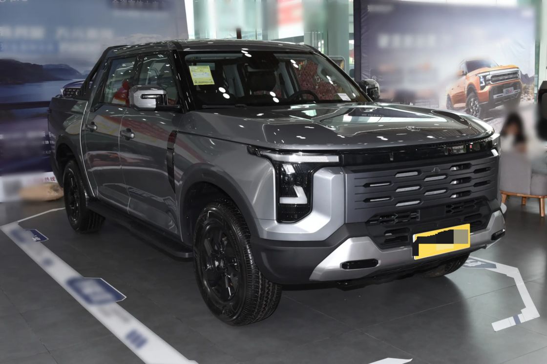 شاحنة دونغفنغ Z9 بيك أب اقتصادية 2025 2.3T 6MT ديزل 2WD يورو 6 بقوة 190 حصان مثالية للتصدير والرحلات العائلية