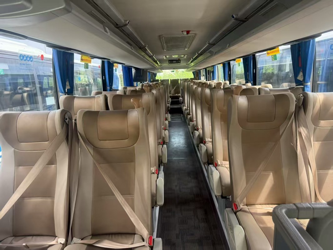 Yutong Bus 50 Seater Luxury 2021 Year Yutong ZK6128 Airbag Suspension Weichai Engine 336hp Tour Bus