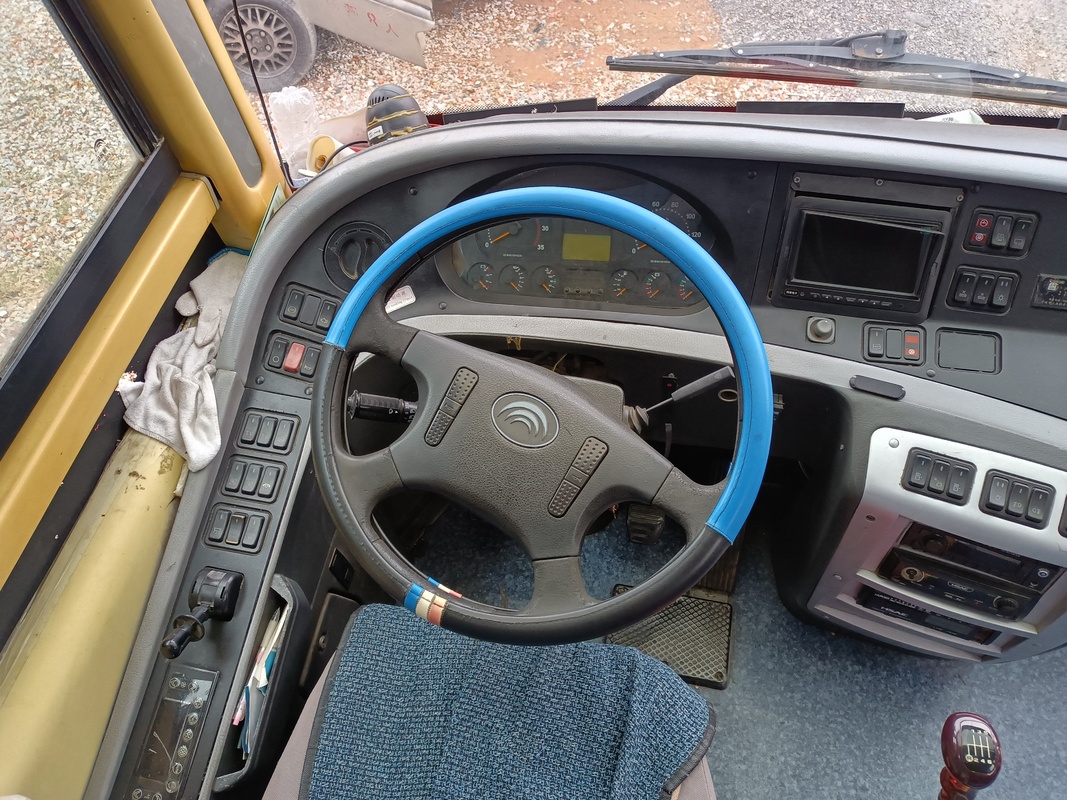 حافلة يوتونغ المستعملة حافلة 55 مقعداً اليد الثانية الكنيسة بين المدن المطار المدرسة الحافلات بين المدن