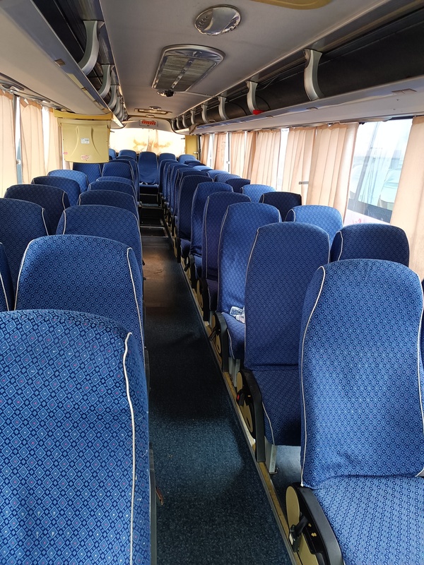 حافلة يوتونغ المستعملة حافلة 55 مقعداً اليد الثانية الكنيسة بين المدن المطار المدرسة الحافلات بين المدن