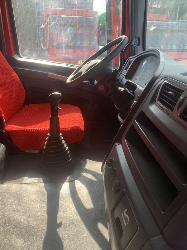 شاحنة قلاب مستعملة 8x4 Shacman X3000 Weichai 500hp Dumper Camion Volquete Volteo RHD/LHD