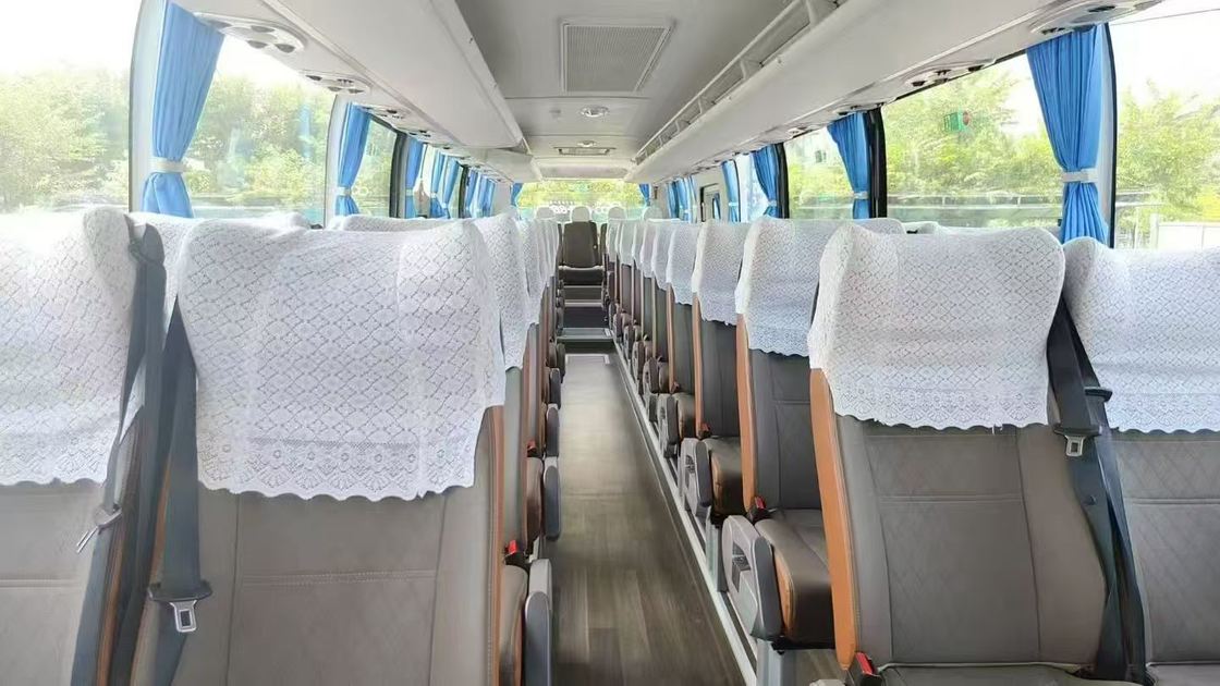 50 مقعد من الديزل يوتونغ حافلة مدربة زيمبابوي الكونغو ويتشاي جولة محرك بين المدينة الحافلات بين المدن Rhd / Lhd