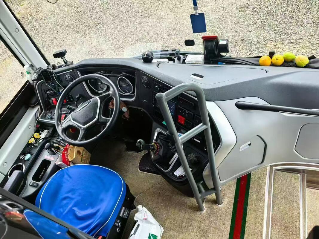 Used Yutong Bus 50 Seater C12 Luxury 2024 Year Yutong Zk6127 Leafspring Weichai Engine Tour Bus Ghana