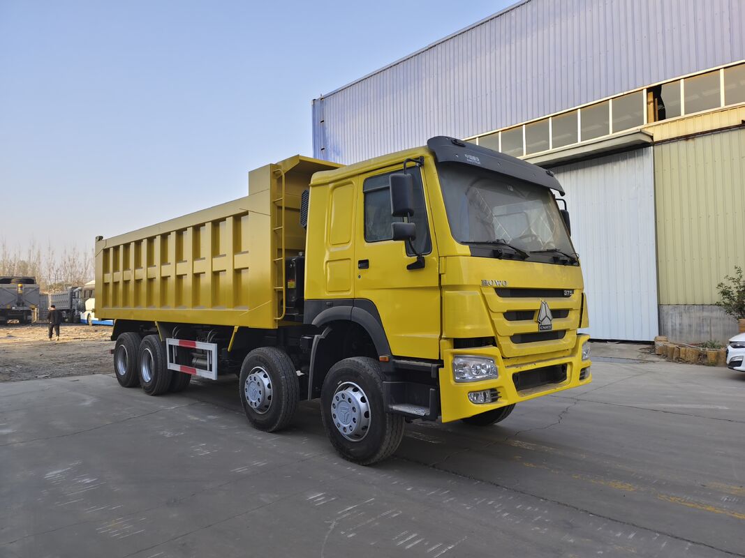 شاحنة قلابة مستعملة هاوو 8*4 LHD موديل 375 حصان شاحنة قلابة مستعملة للبناء بمسافة مقطوعة منخفضة