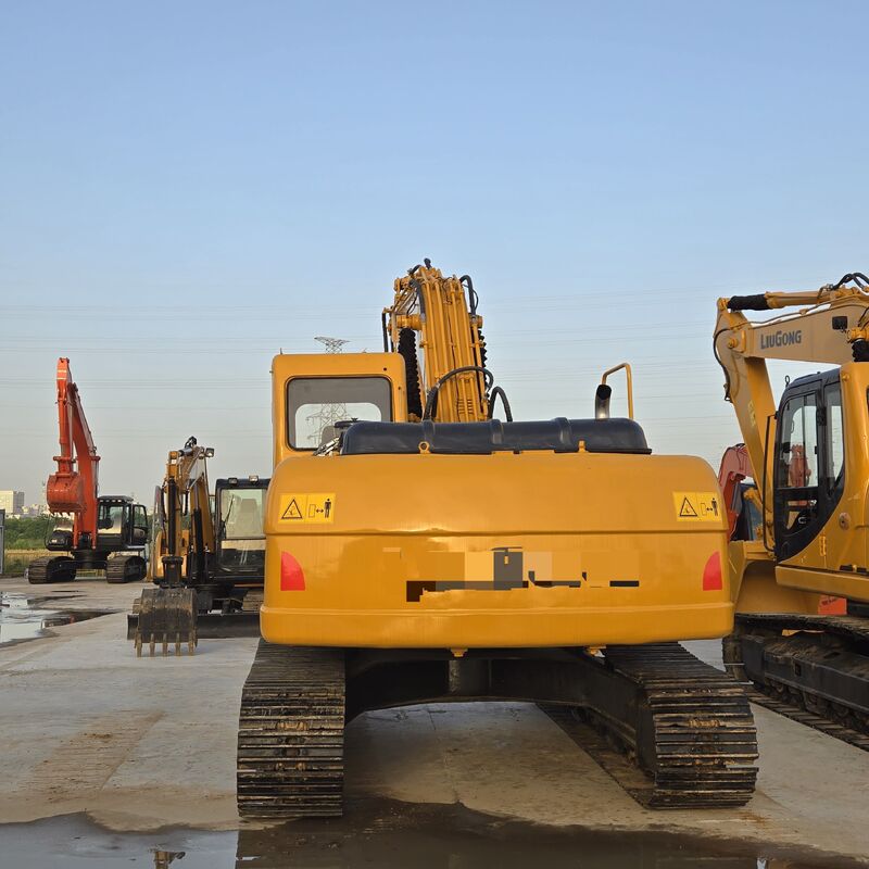 Used tracked Excavator Chinese brand 22T in excellent condition  capacity 1.1m³ rated power 112kW for construction