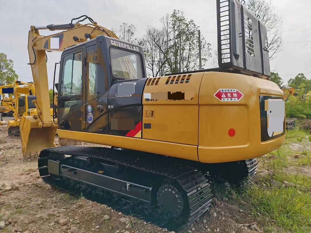 Used tracked Excavator Chinese brand 21T in excellent condition  capacity 1m³ rated power 103kW for construction