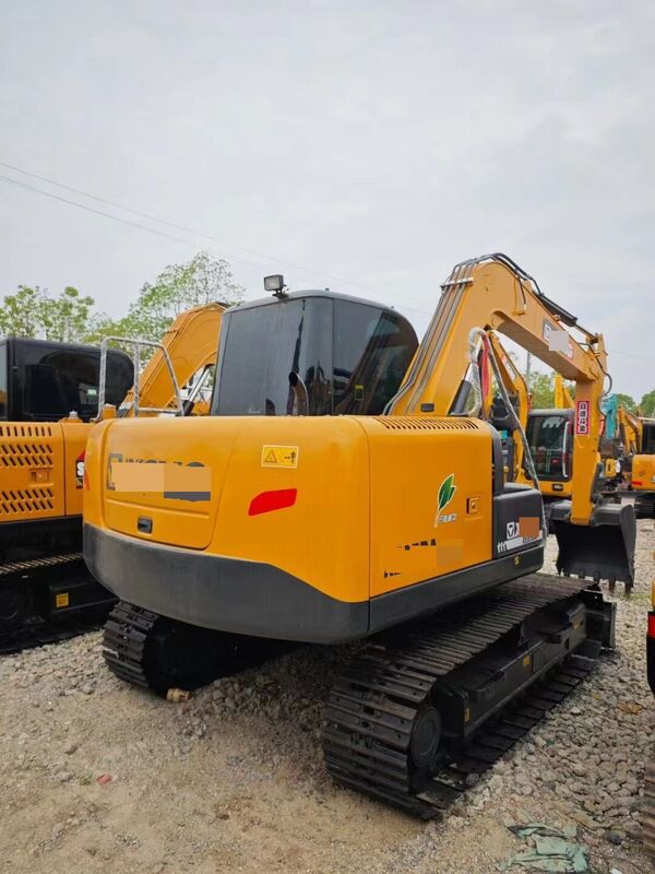 Used tracked Excavator Chinese brand 8.24 tons in excellent condition  capacity 0.3m³ rated power 54.3kW for construction