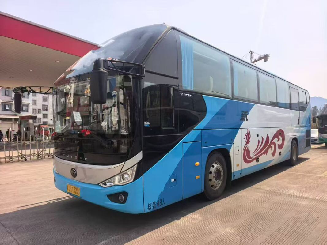 الحافلات المستعملة Yutong Zk6128 Weichai 375hp يورو 5 ورقة الربيع 48 مقعد نقل اليكس مع تكييف الهواء للنقل أو المسافات الطويلة