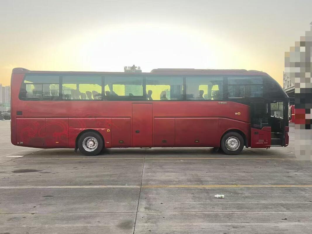 الحافلات المستعملة Yutong Zk6122 Yuchai 330hp يورو 3 ورقة الربيع 50 مقعد نقل لوكس مع تكييف الهواء للنقل أو المسافات الطويلة
