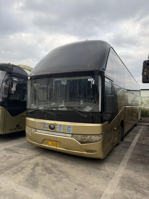 الحافلات الترويجية Yutong Zk6122 Weichai 375hp يورو 5 التعليق الهوائي 49 مقعد نقل لوكس مع تكييف الهواء للنقل أو المسافات الطويلة