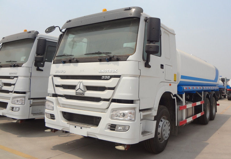 HOWO 336hp مستعملة شاحنات المياه LHD القيادة نوع عملية سهلة لتنظيف الطريق