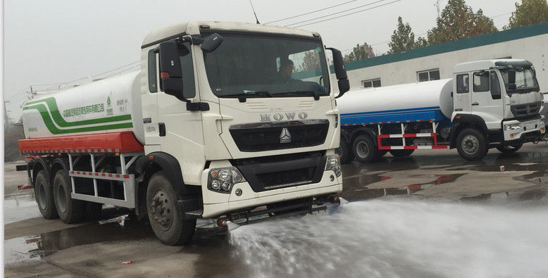 HOWO 336hp مستعملة شاحنات المياه LHD القيادة نوع عملية سهلة لتنظيف الطريق