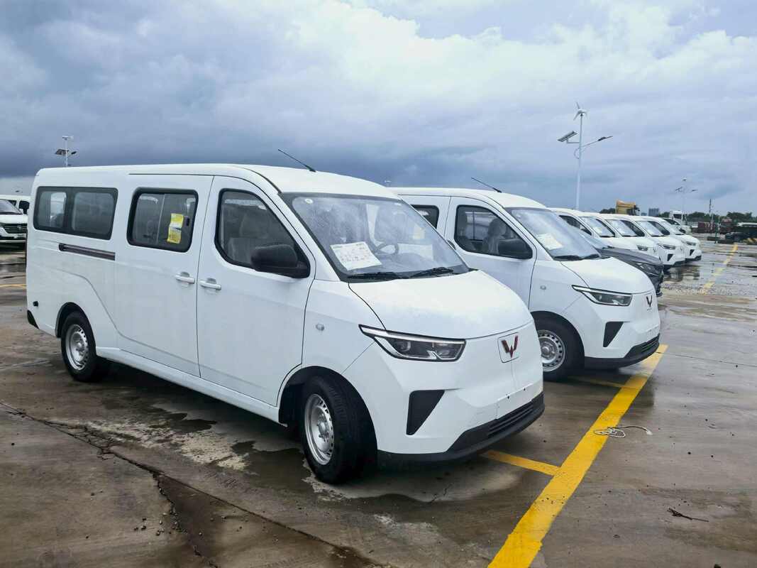 Wuling Yangguang EV، حافلة صغيرة كهربائية، شاحنة ركاب كهربائية ذات 9 مقاعد، حافلة مكوكية كهربائية نقية، حافلة كهربائية خفيفة، ميكروباص كهربائي LHD