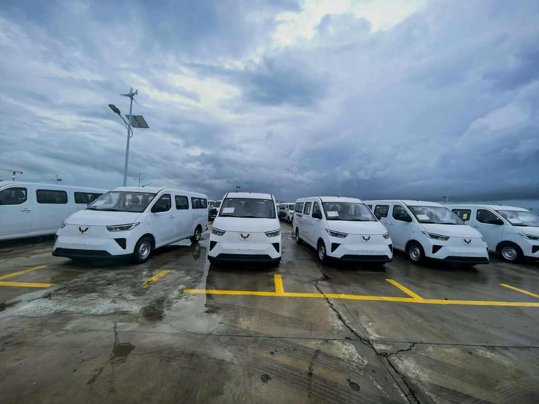 Wuling Yangguang EV، حافلة صغيرة كهربائية، شاحنة ركاب كهربائية ذات 9 مقاعد، حافلة مكوكية كهربائية نقية، حافلة كهربائية خفيفة، ميكروباص كهربائي LHD