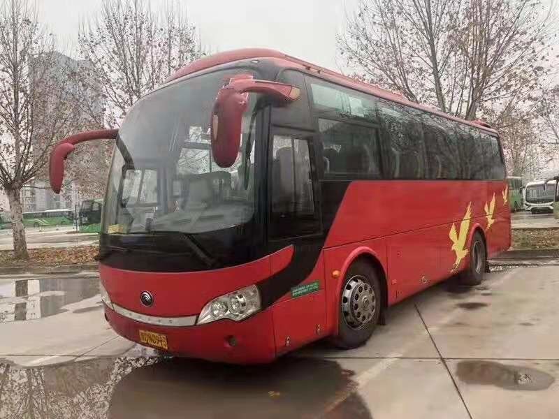وصول جديد Yutong العلامة التجارية الأحمر المستخدمة حافلة الركاب 2013 سنة ناقل الحركة اليدوي