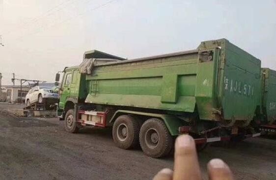 Euro IV 340HP Motor Used Dump Truck with 6x4 drive