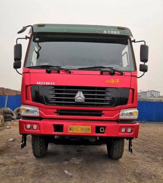 HOWO العلامة التجارية 20-30T تستخدم شاحنات الديزل / شاحنات قلابة مستعملة 375hp 2012 السنة