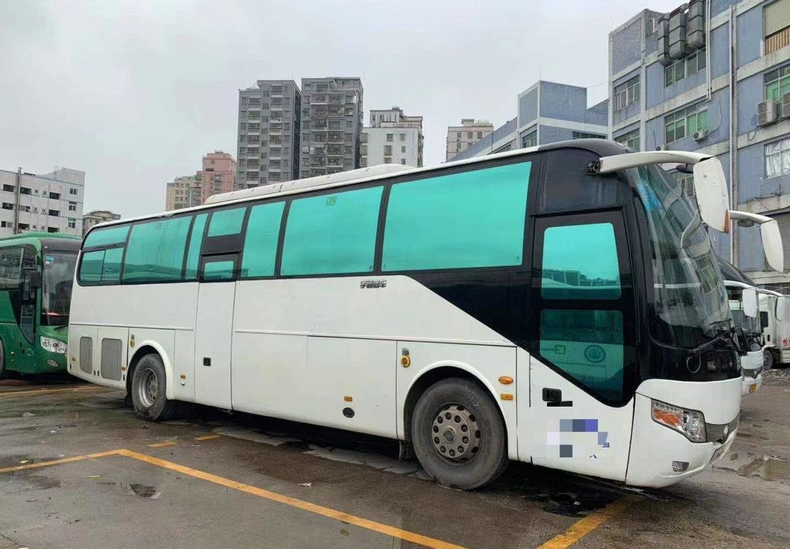 2013 سنة ديزل باص Yutong مستعمل 58 مقعد Zk 6110 لون أبيض