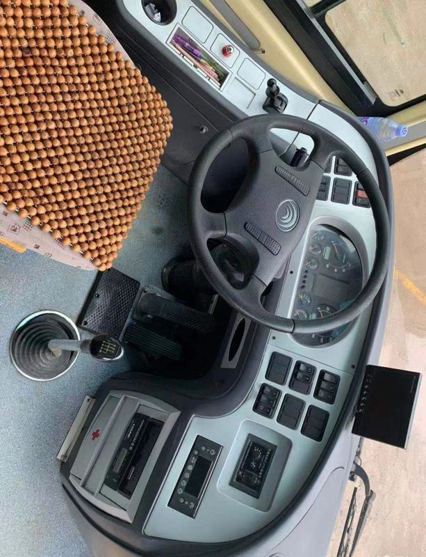 2013 سنة ديزل باص Yutong مستعمل 58 مقعد Zk 6110 لون أبيض