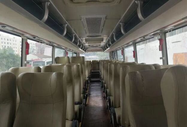 2013 سنة Yutong Buses Zk6125 Model Bus 57 Seat with Safe Airbag / Toilet