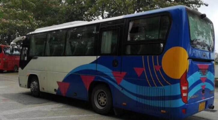 39 مقعدًا 260 حصانًا Yutong Buses 100km / H Max Speed ​​2010 السنة 8995 X 2480 X 3330mm
