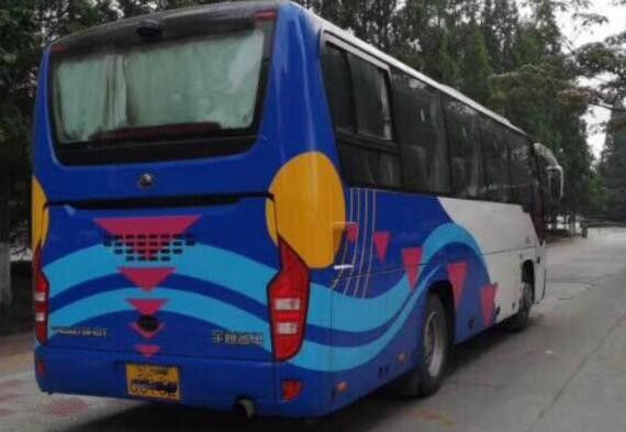 39 مقعدًا 260 حصانًا Yutong Buses 100km / H Max Speed ​​2010 السنة 8995 X 2480 X 3330mm