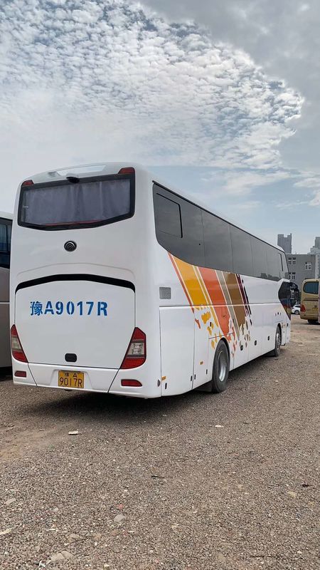 59 مقعد ديزل مستعمل Yutong Buses السرعة القصوى 100 كم / ساعة أبيض 2014 Year ZK6127