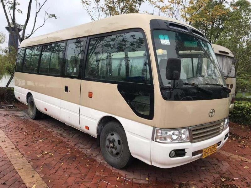 2010 السنة Toyota Coaster Used Bus 23 Seat 15B محرك ديزل 2585mm ارتفاع الحافلة