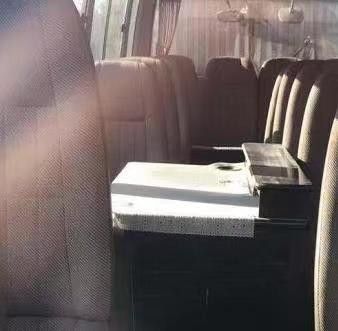 2010 السنة Toyota Coaster Used Bus 23 Seat 15B محرك ديزل 2585mm ارتفاع الحافلة