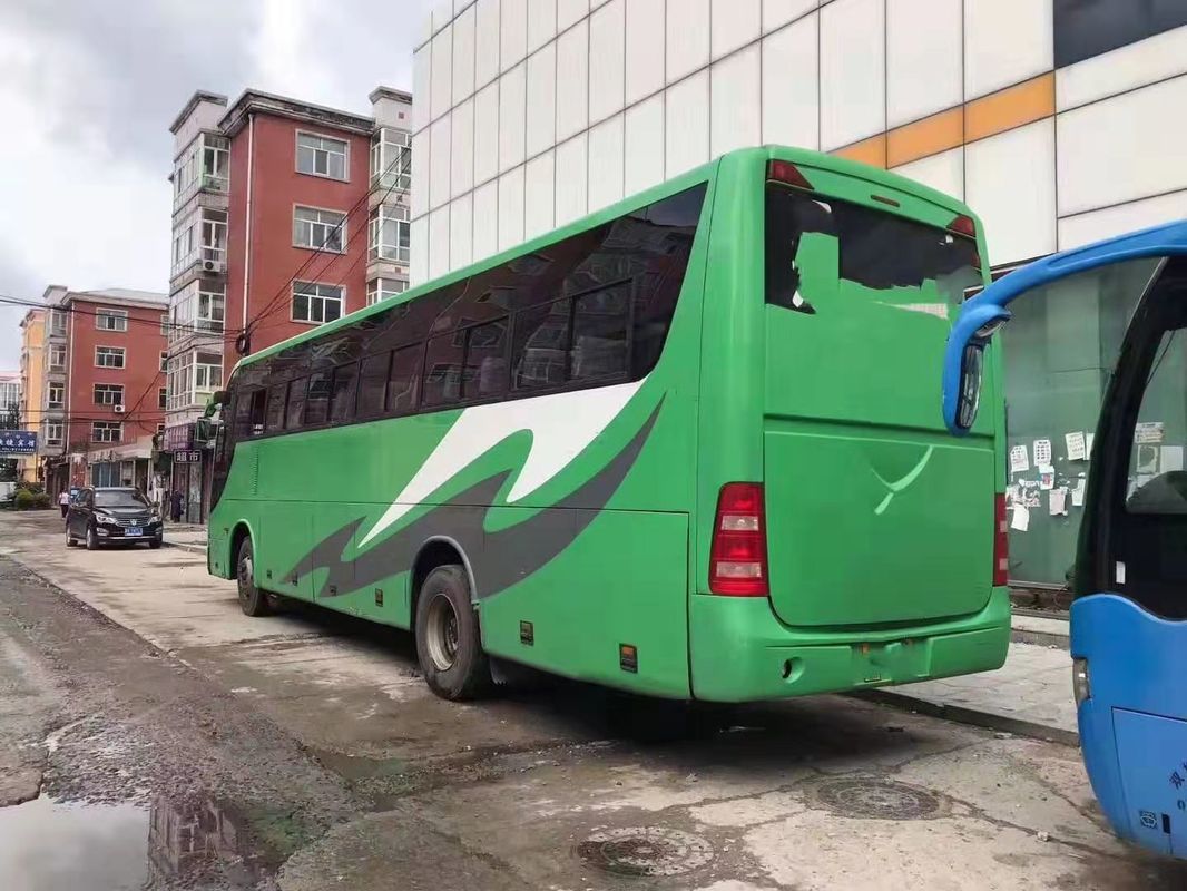 المحرك الأمامي الأخضر حافلة سياحية مستعملة 51 مقعدًا Two Door LHD / RHD Support ديزل 2010 السنة