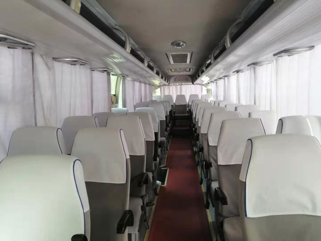 اللون الأبيض Used Yutong Buses 47 مقعد 2013 سنة ديزل Yutong Bus حالة جيدة