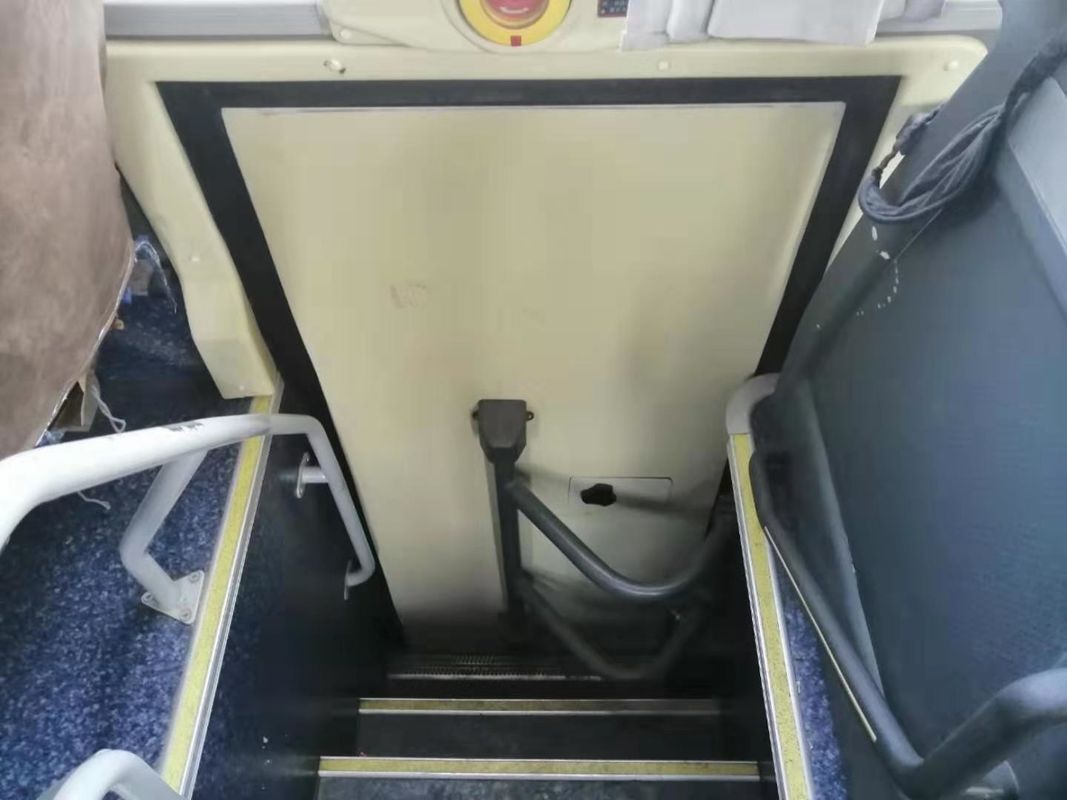 51 مقعدًا ببابين حافلة ركاب مستعملة LHD / RHD Zk6127 موديل Yutong Bus 2010 Year
