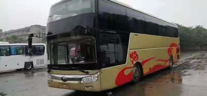 100km / H Max Speed ​​Used Yutong Buses One and Half Decker 50 مقاعد 2011 السنة