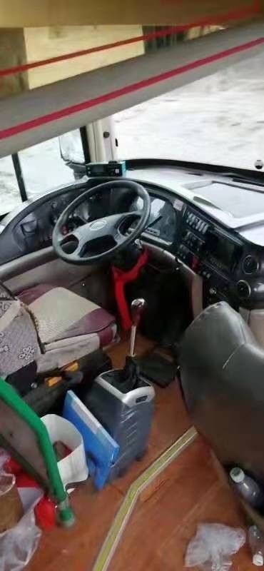 100km / H Max Speed ​​Used Yutong Buses One and Half Decker 50 مقاعد 2011 السنة