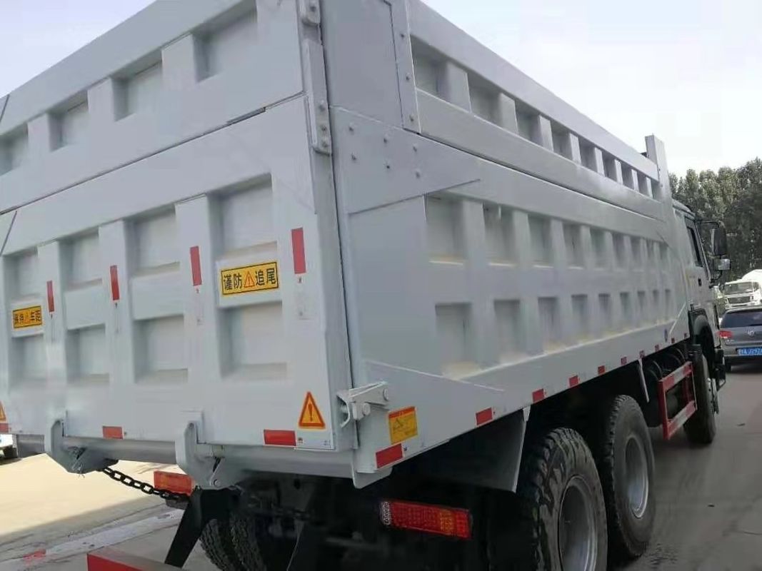ZZ3317N3867 تستخدم شاحنة قلابة 8 * 4 12 اطارات شاحنة قلابة مع محرك اليد اليمنى