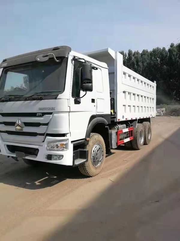 ZZ3317N3867 تستخدم شاحنة قلابة 8 * 4 12 اطارات شاحنة قلابة مع محرك اليد اليمنى