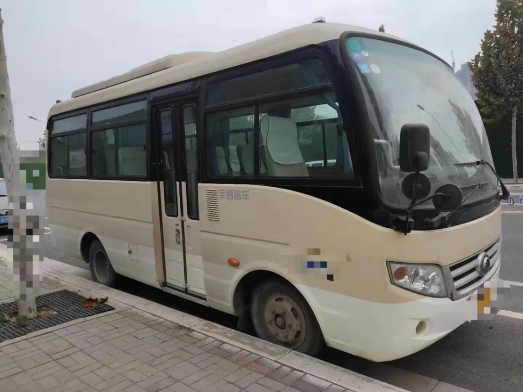 2011 سنة مستعملة Yutong حافلة موديل ZK6608 19 مقعدًا طراز المقود الأيسر ZK6608 بدون حوادث 2 محور