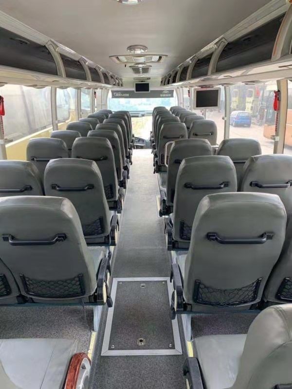 عام 2014 ، 53 عامًا ، حافلة Yutong Busk ZK6122 النموذجية الفاخرة المستخدمة