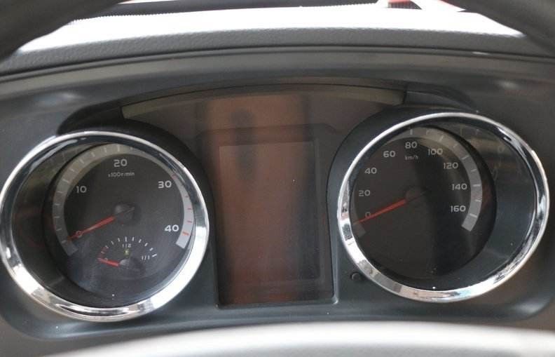 90km / H ماكس السرعة المستخدمة تفريغ شاحنة خفيفة شاحنة بضائع اليد اليمنى نموذج القيادة
