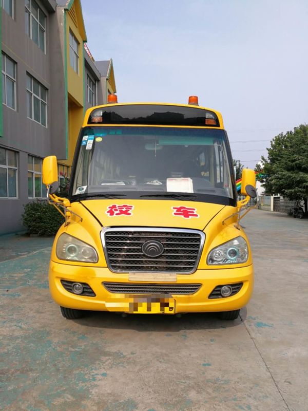 95kw محرك ديزل 2017 سنة 36 مقعدًا تستخدم Yutong Bus School حافلة Euro III Standard