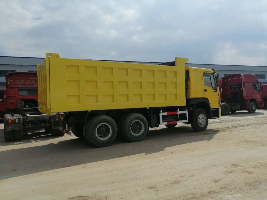 شاحنة قلابة أمامية 6 * 4 TipperTruck 371-420HP RHD مستعملة شاحنة قلابة WD Engine