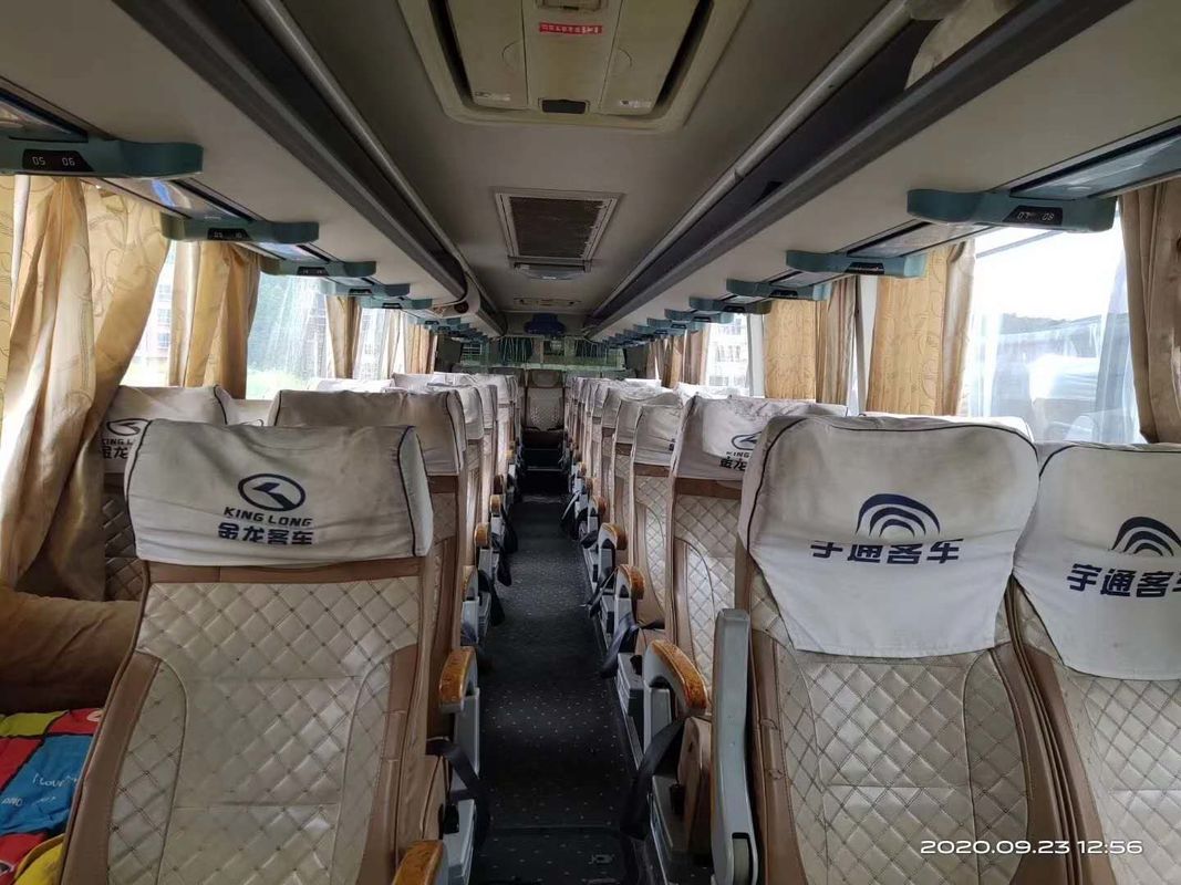 Kinglong RHD Deisel Engine 53 مقعدًا 233kw حافلة سياحية مستعملة مع أبواب مزدوجة AC