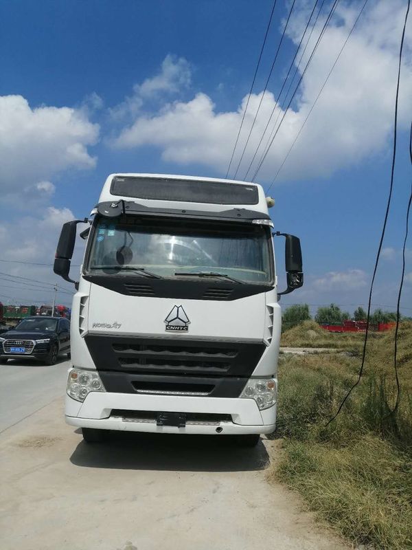 الصين ساينو تراك هوو A7 رأس شاحنة جرار 6 × 4 بألوان مختلفة